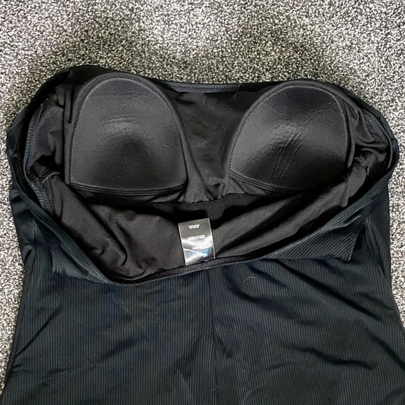 Catalina Black Ribbed One-Piece Swimsuit | Size 1X - Picture 5 of 8